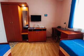Гостиница Кают Компания Вельск Двухместный номер с 2 отдельными кроватями и общей ванной комнатой-4